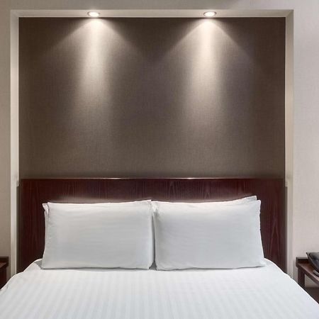 Готель Nh London Kensington Номер фото
